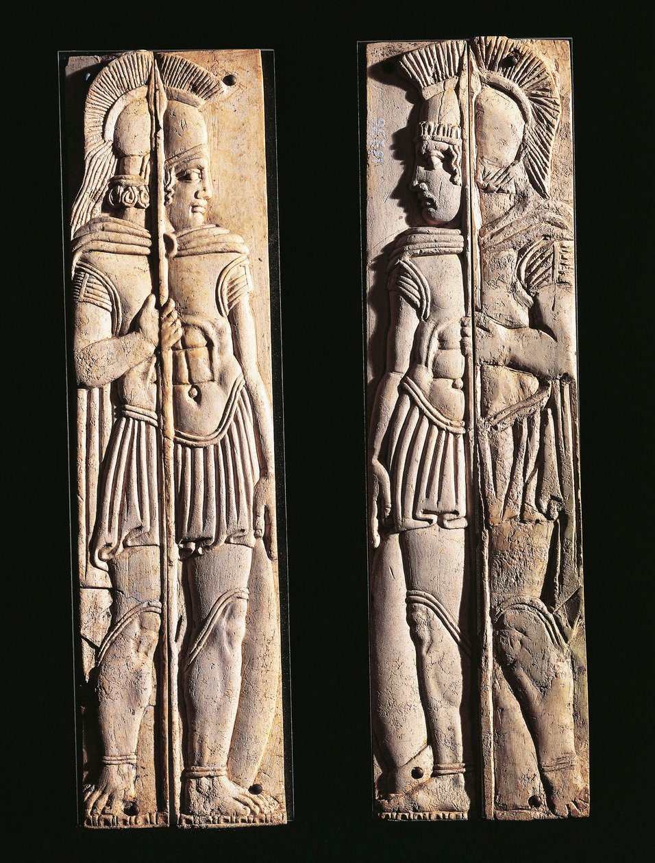 Romeinse beschaving, paar gebeeldhouwde botten van krijgers, uit Praeneste, Lazio Regio, Italië door Roman