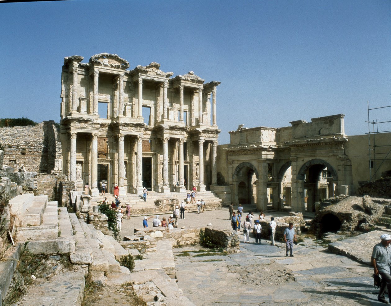 Uitzicht op de Celsus-bibliotheek, gebouwd in 117 (detail) door Roman