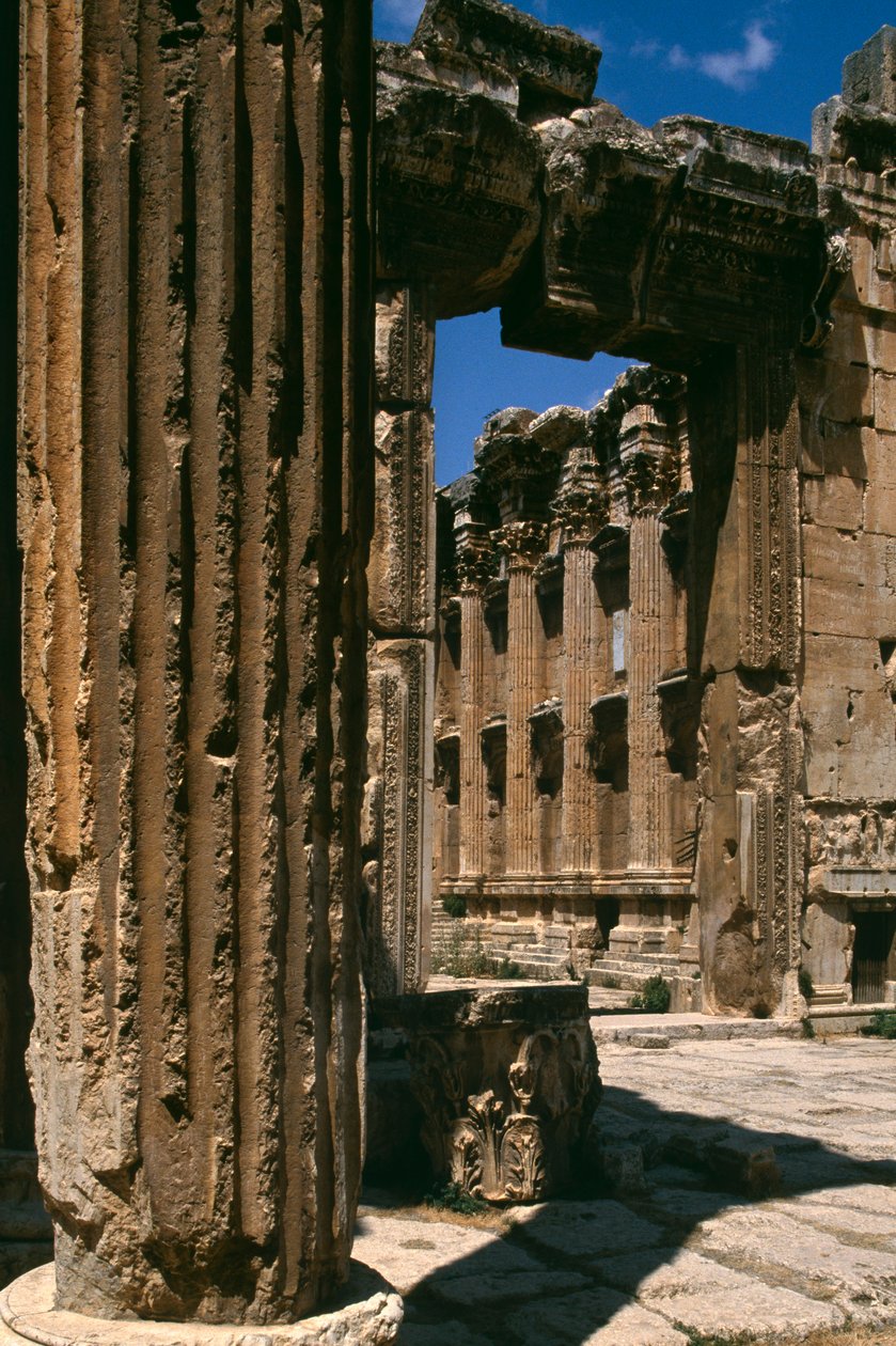 Tempel van Bacchus, detail, Hoge Keizerlijke Periode (27 v.Chr.-395 n.Chr.) door Roman Imperial Period