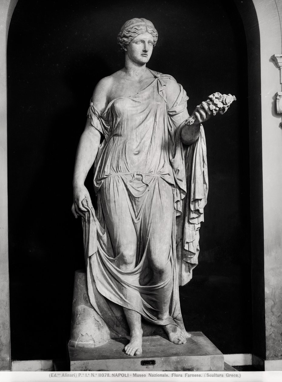 Vrouwelijk standbeeld genaamd Flora Farnese, 2e-3e eeuw na Christus door Roman Roman