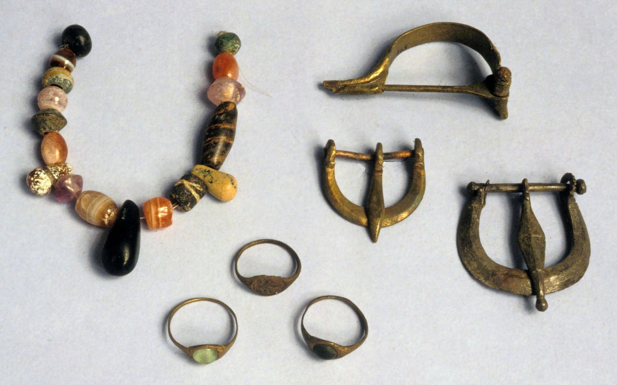 Ringen, gespen en fibulae, Masada (gemengde media) door Roman Roman