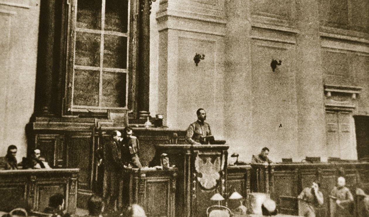 Eerste zitting van de Sovjet Doema, 1917 (sepia foto) door Russian Photographer