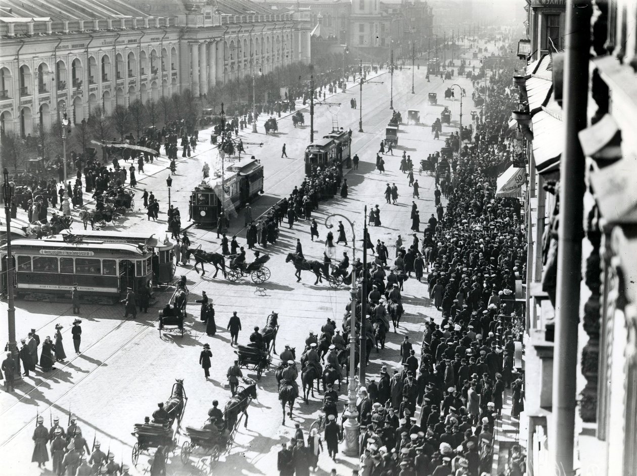 Demonstratie in St. Petersburg tegen het Lena-bloedbad in Siberië, april 1912 door Russian Photographer