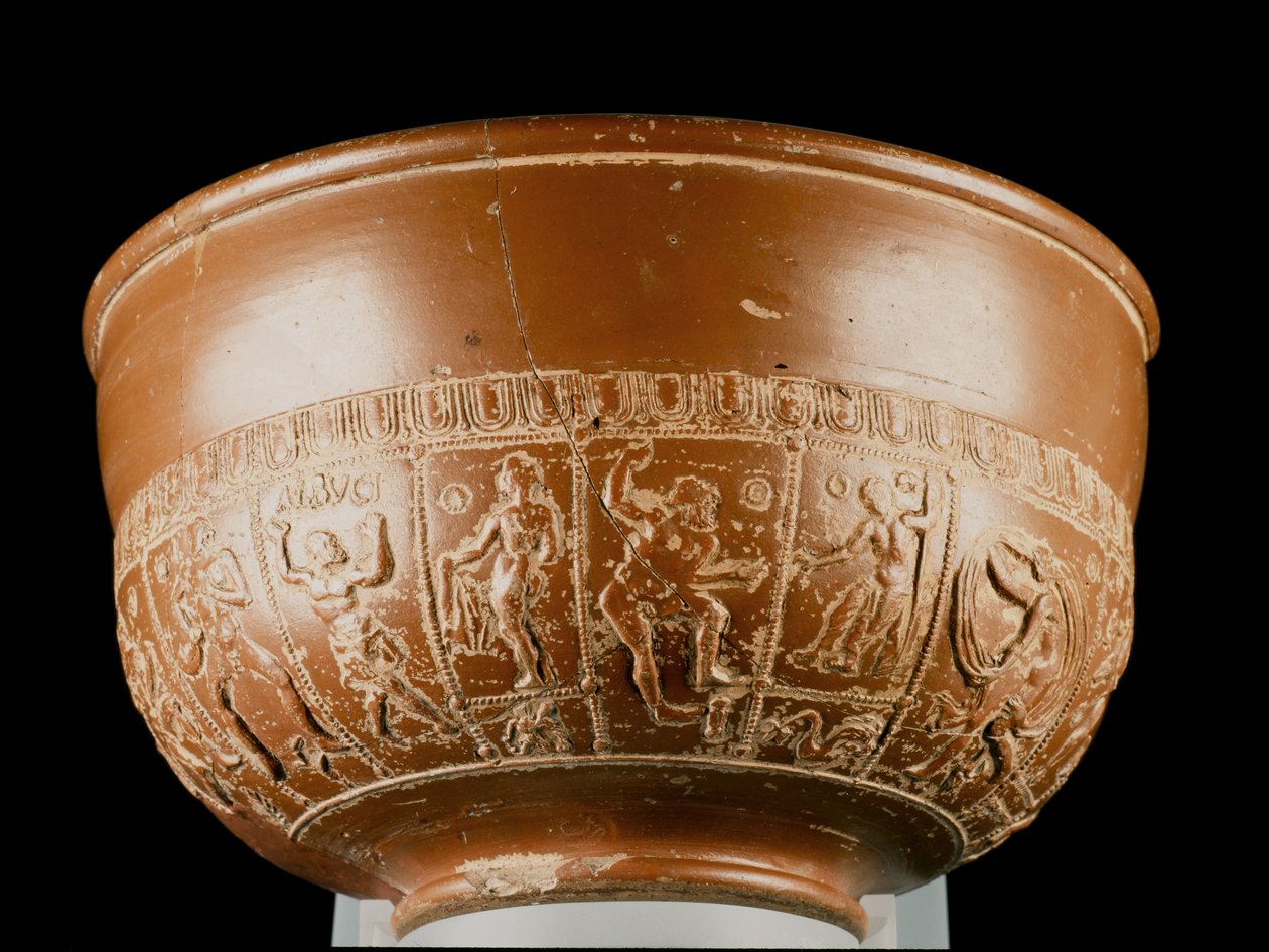 Kom met afbeelding van Neptunus, Jupiter en een sater, van Inveresk, Midlothian door Samian Samian