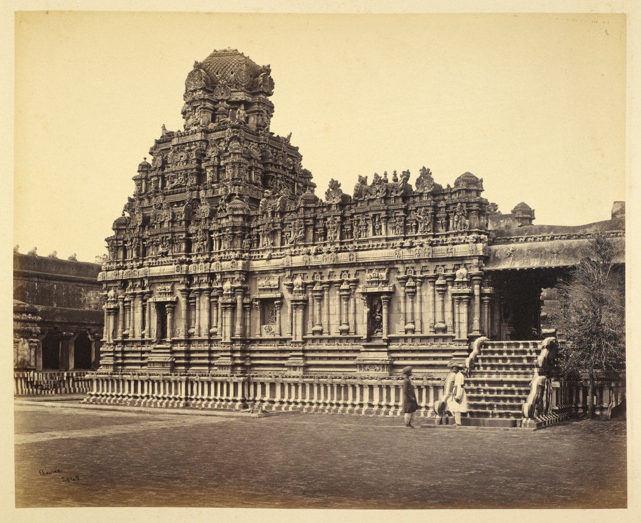 Een uitzicht op de Subrahmanya Tempel nabij de Pagode, Tanjore door Samuel Bourne