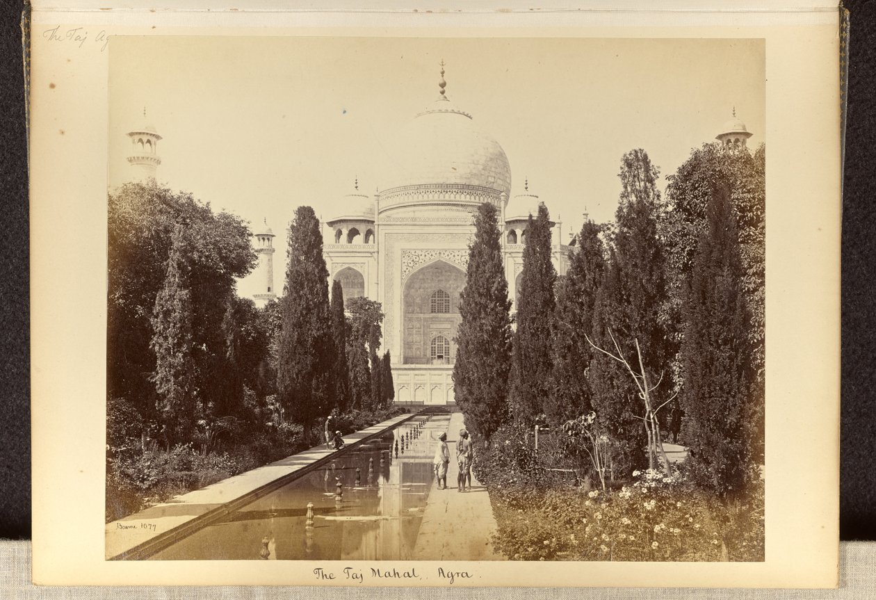 Agra; de Taj Mahal, vanaf de fontein door Samuel Bourne