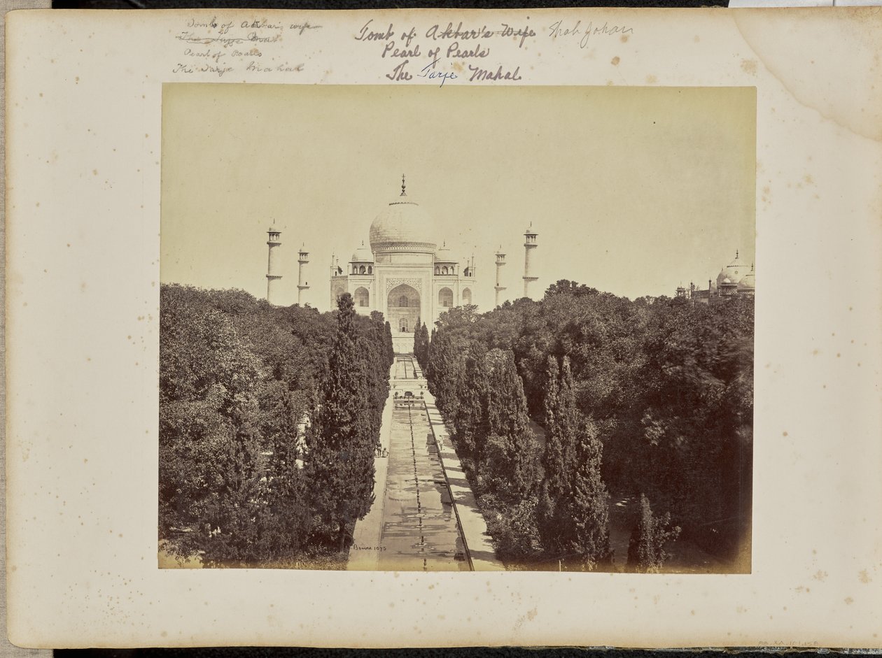 Agra; de Taj en de tuin, gezien vanaf de toegangspoort door Samuel Bourne