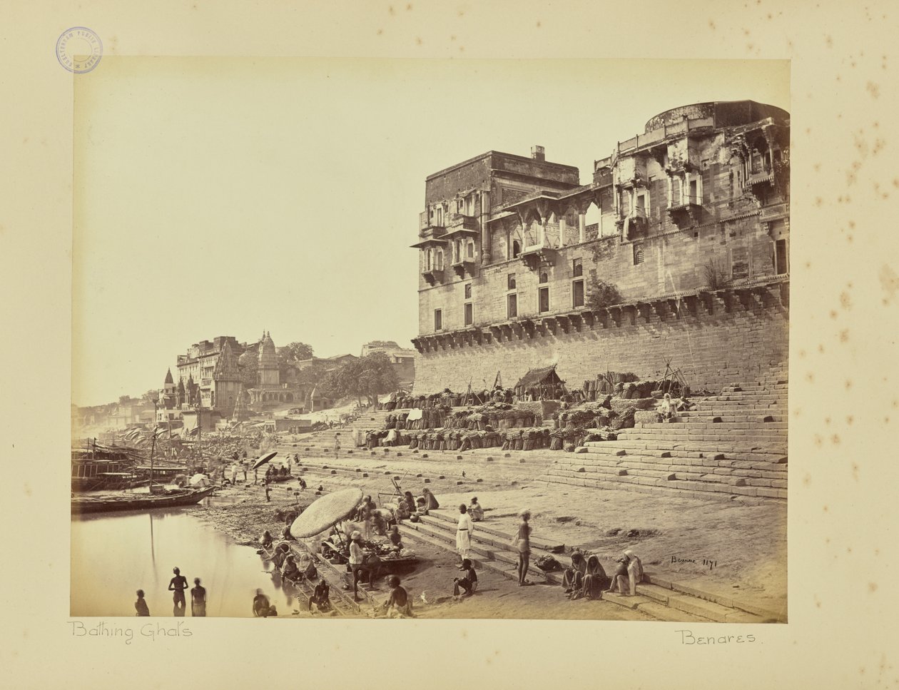 Benares - Het observatorium van Raja Jai Singh en Dasaswamedh Ghat door Samuel Bourne