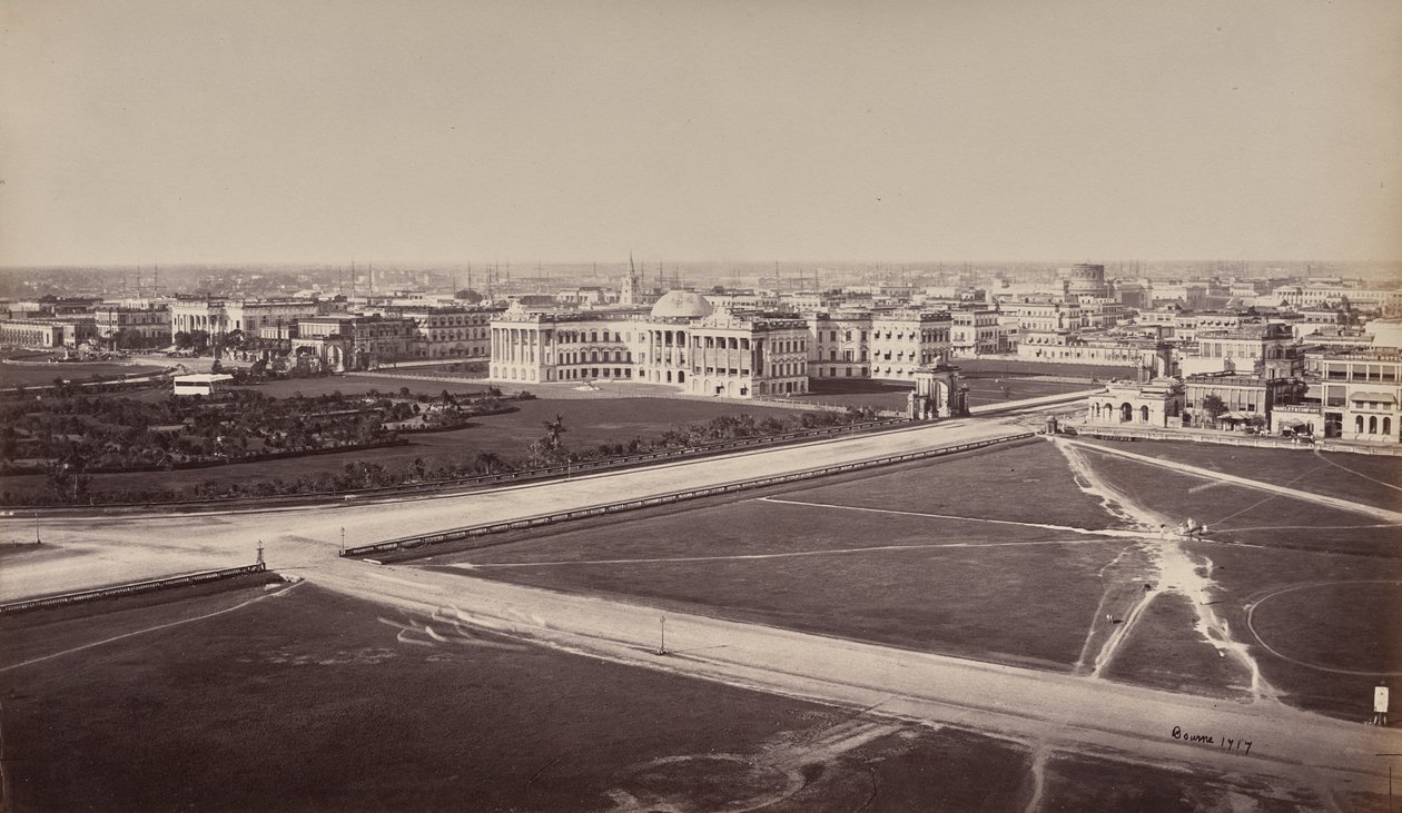 Calcutta. Algemeen uitzicht. Regeringsgebouw op de voorgrond door Samuel Bourne