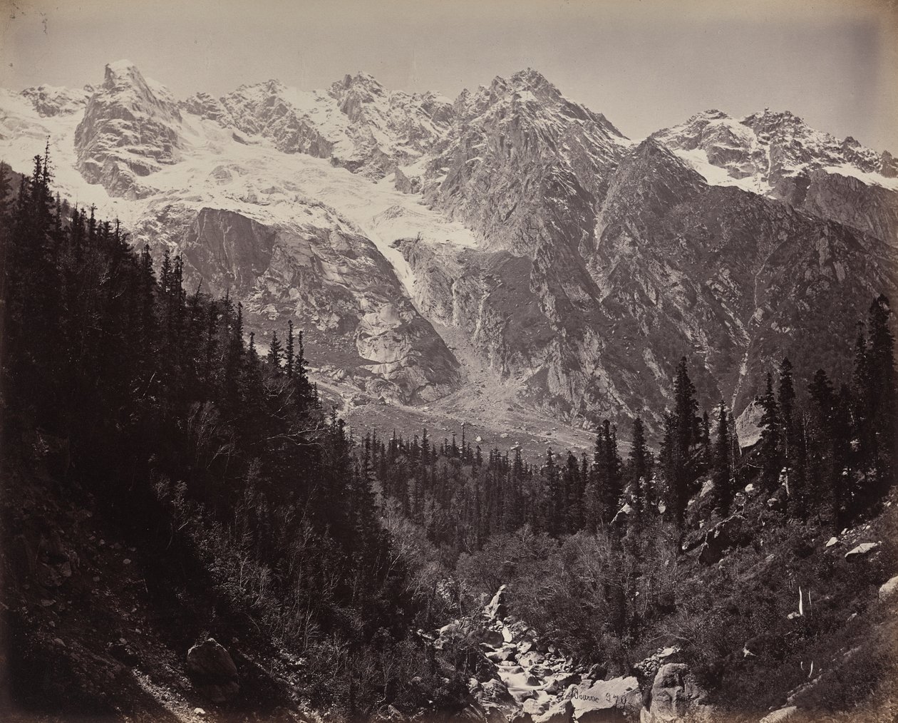 Tafereel in de hoge Himalaya. Gezicht in de Manga-vallei door Samuel Bourne