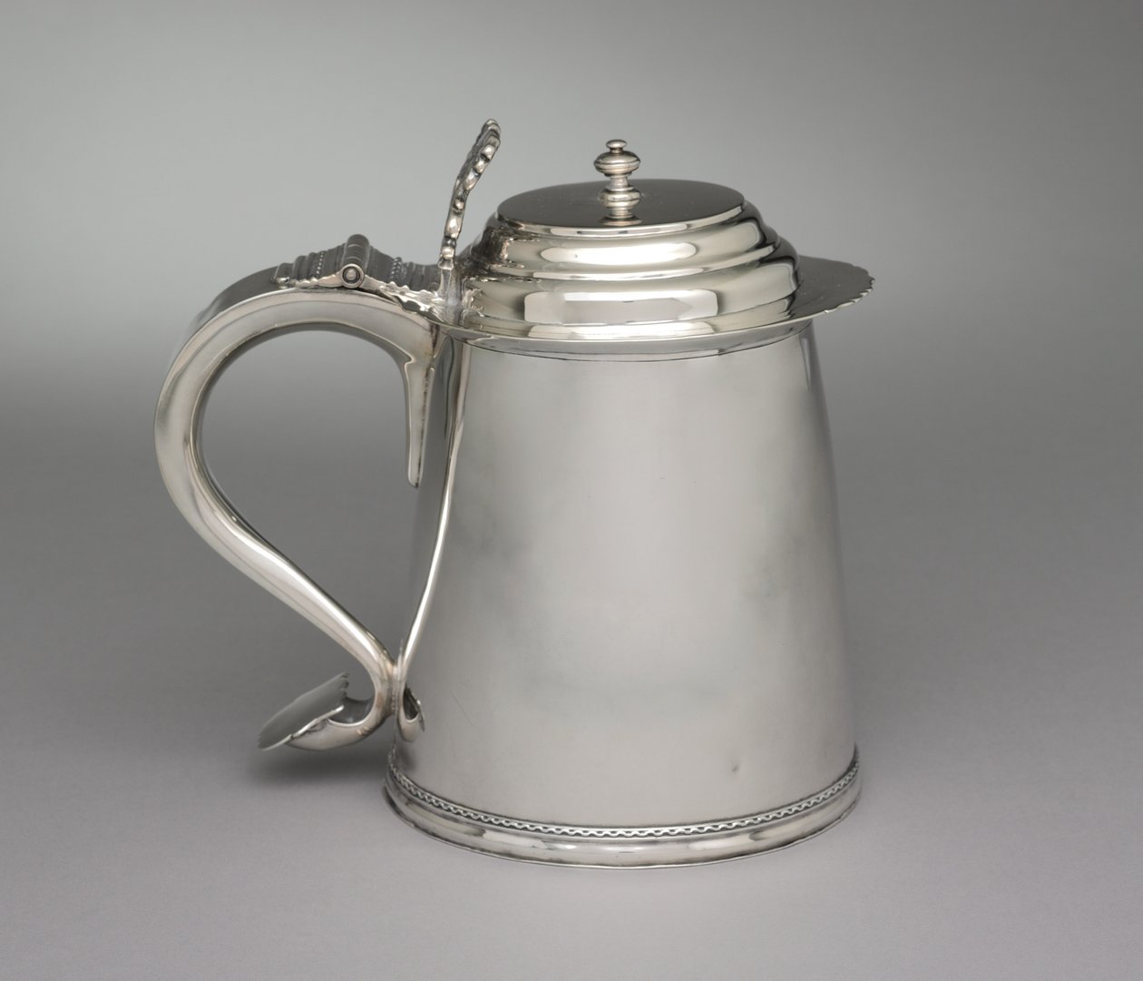 Bierpul, ca. 1710 door Samuel Vernon
