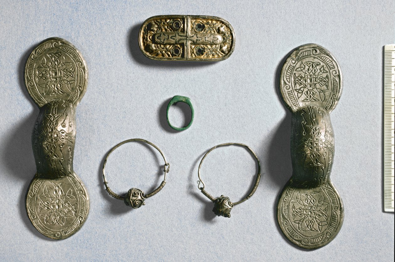 Sieraden uit Camon, Amiens, Somme, Karolingisch, 7e-10e eeuw door School Carolingian