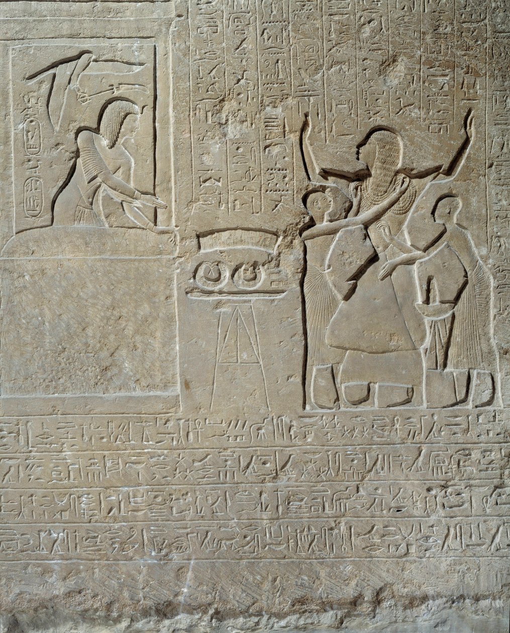 Egyptische oudheid: reliëf in kalksteen van Hormin: Sethi I deelt de moedhalsbanden uit als beloning voor zijn moed aan Hormin, hoofd van de harem van de koning. 19e dynastie (1295-1186 v.Chr.). Parijs, Louvre Museum door School Egyptian