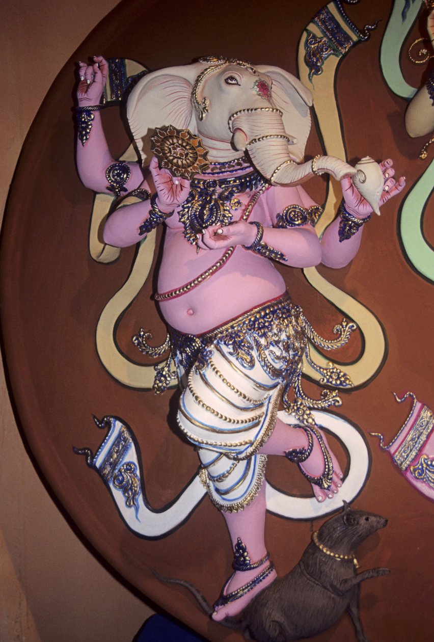 Beeld van de olifantgod Ganesh (gips) door School Indian