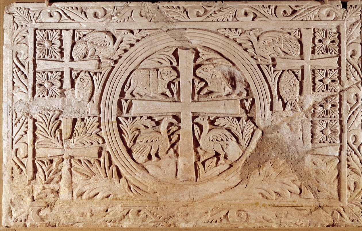 Koorsteen, sluitingselement van het koor van een kerk. uit Libanon. 5e-6e eeuw na Christus. Parijs, Louvre Museum door School Lebanese
