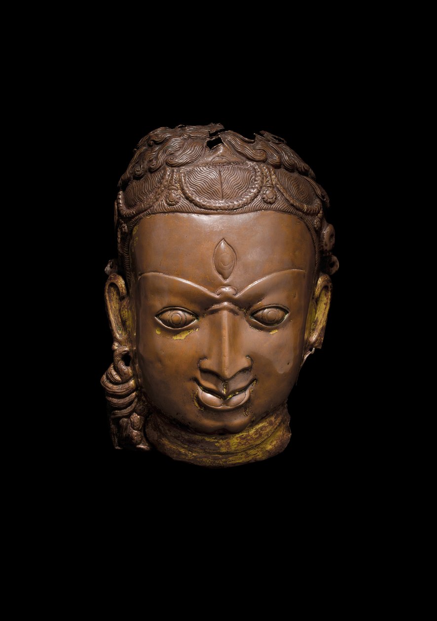 Repousse masker van Shiva, ca. 11e eeuw door School Nepalese
