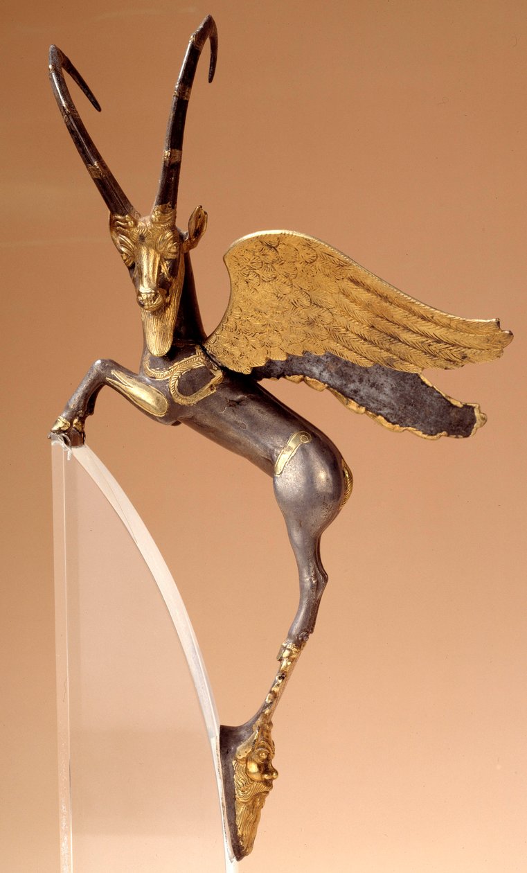 Ceremoniële handgreep: gevleugelde steenbok in zilver, ingelegd, goud. Achaemenidische Perzische periode (6e-4e eeuw v.Chr.), uit Iran door School Persian