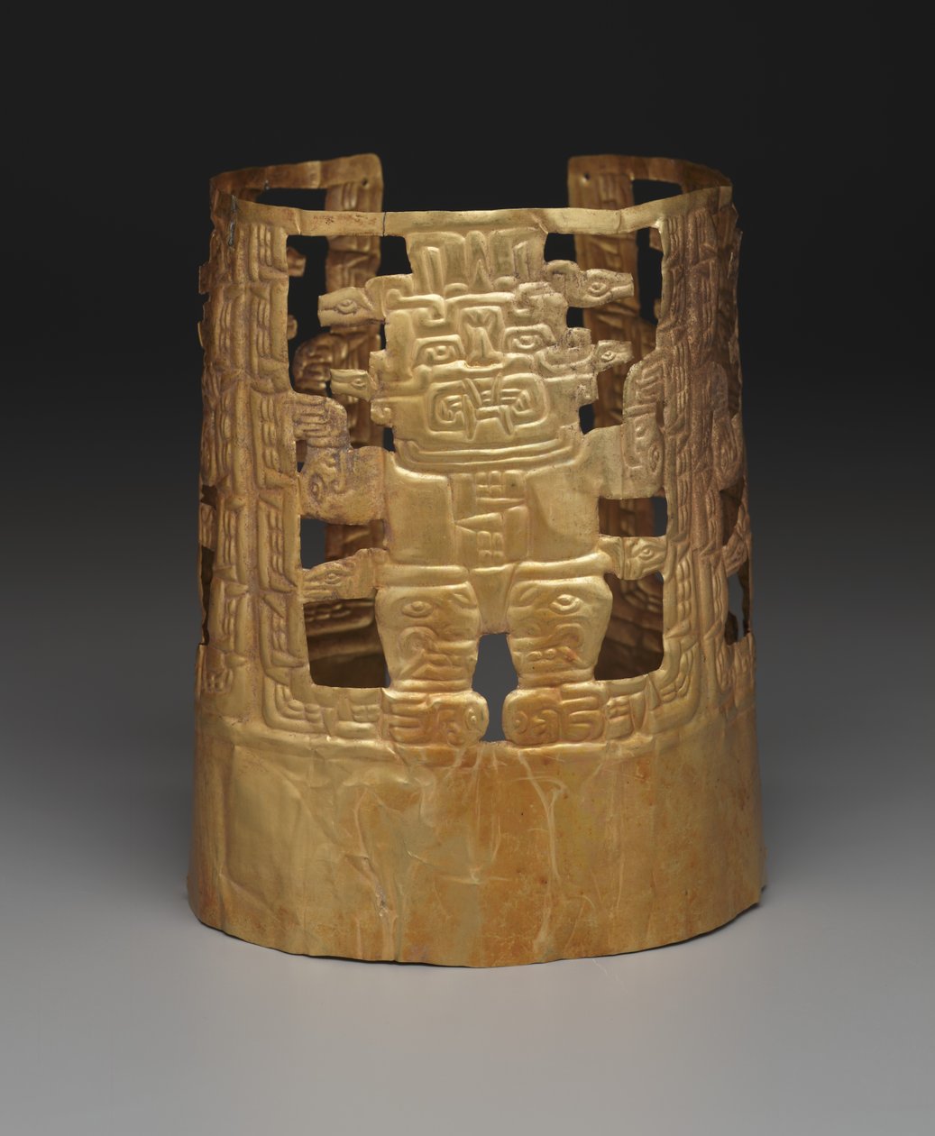 Kroon met godheidsfiguren, c.1000 tot 200 v.Chr. (goud) door School Peruvian