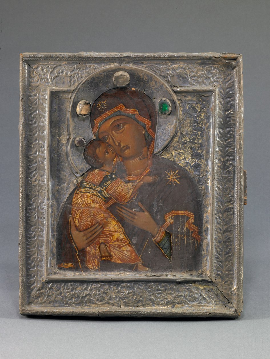 Vladimir Moeder van God Icoon met onthulling, icoon midden 17e eeuw, rand eind 17e eeuw, aureool 18e eeuw (zilver, metaallegering, glasstenen  tempera op hout) door School Russian