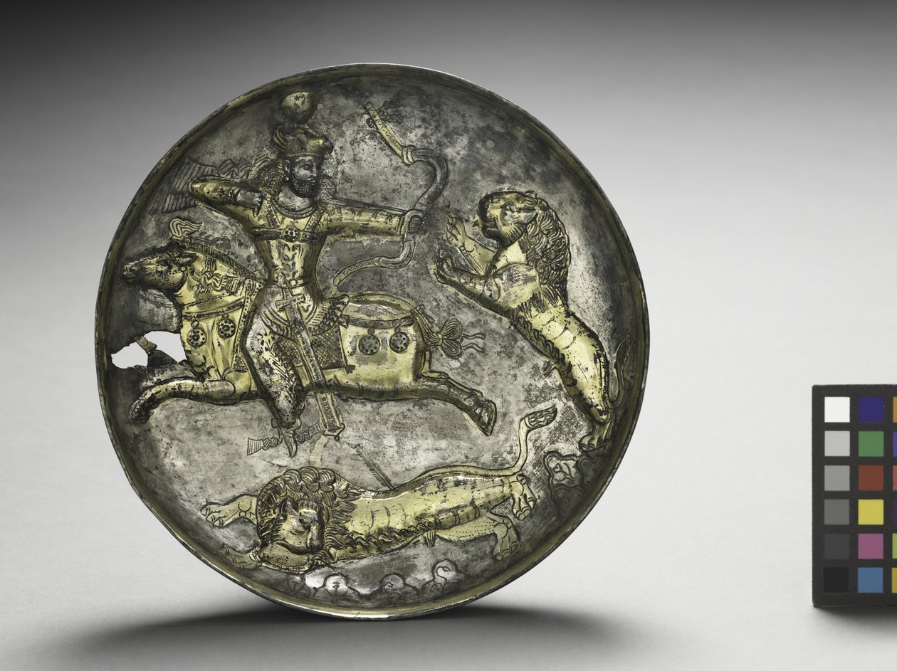 Schaal: Koning Hormizd II of Hormizd III op Leeuwenjacht, 400-600 door School Sasanian