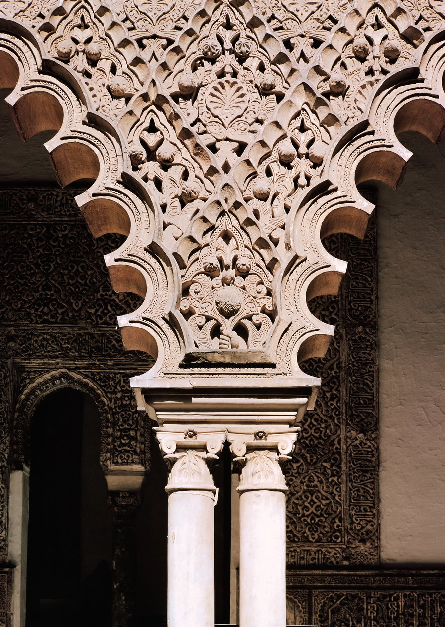Detail van een van de polylobe bogen uit de Patio de las Doncellas door School Spanish