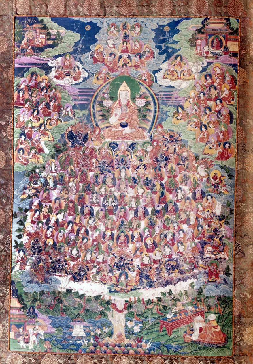 De grote hervormer Tsong ka Pa (de man die uit de uienvallei kwam). Geboren in de provincie Amdo in Oost-Tibet in 1358, bouwde de kloosters van Ganden en Sera, introduceerde een strikte liturgische hervorming en legde de naleving van monastieke regels op. door School Tibetan