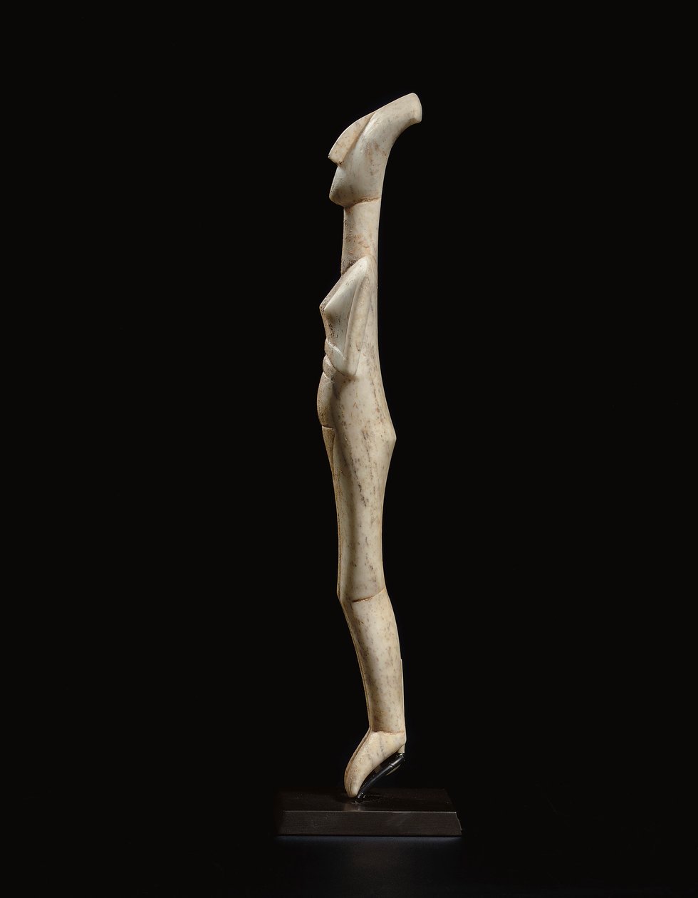 Cycladische liggende vrouwelijke figuur, naamstuk van de Schuster Meester, Vroeg Cycladisch II, c.2400 v.Chr. door Schuster Master