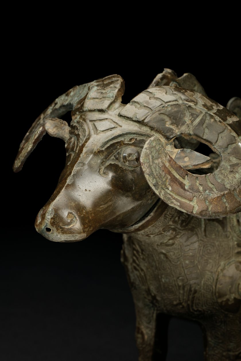 Rituele ramvormige wijnvat, Gong door Shang Dynasty Chinese School
