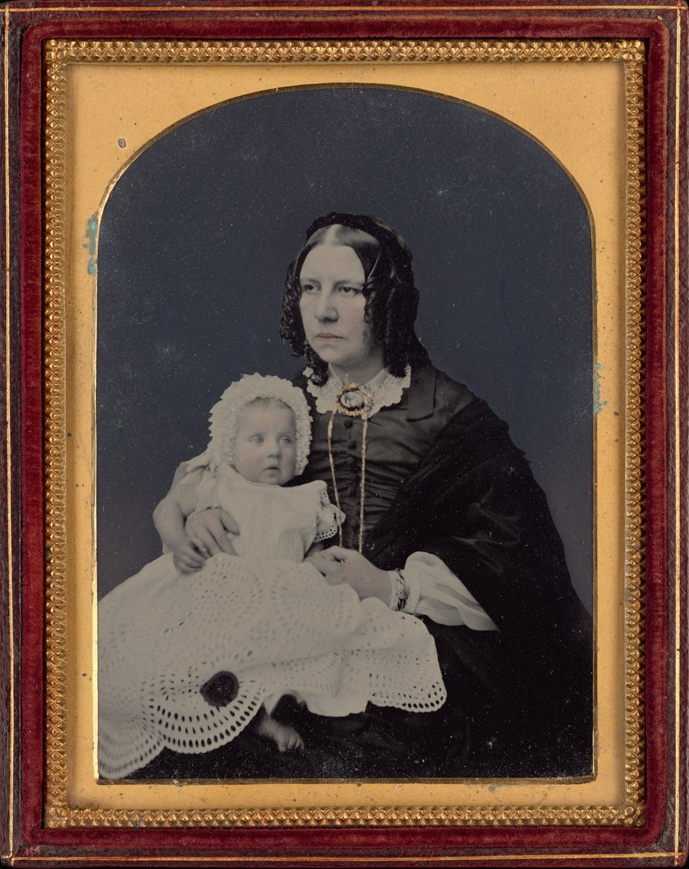 Portret van een vrouw en baby,c. 1855 (foto) door Silas Eastham