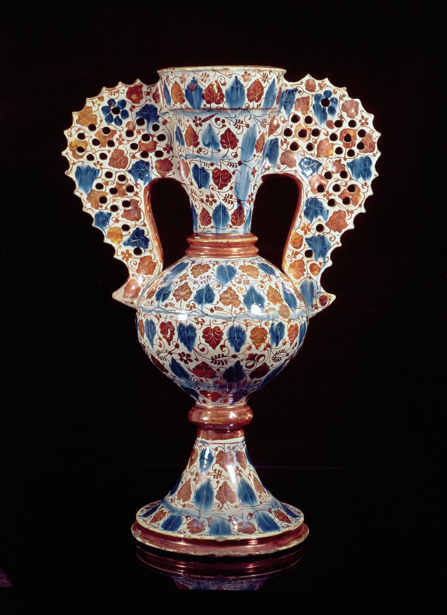 Tingeglazuurde vaas met lusterversiering, Hispano-Moors, Valencia, 3e kwart van de 15e eeuw (aardewerk) door Spanish School