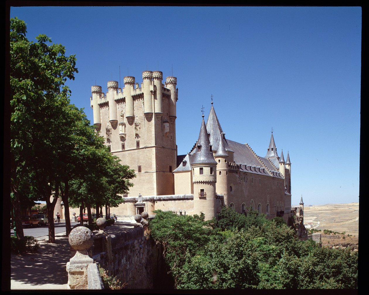 Zicht op het alcazar door Spanish School