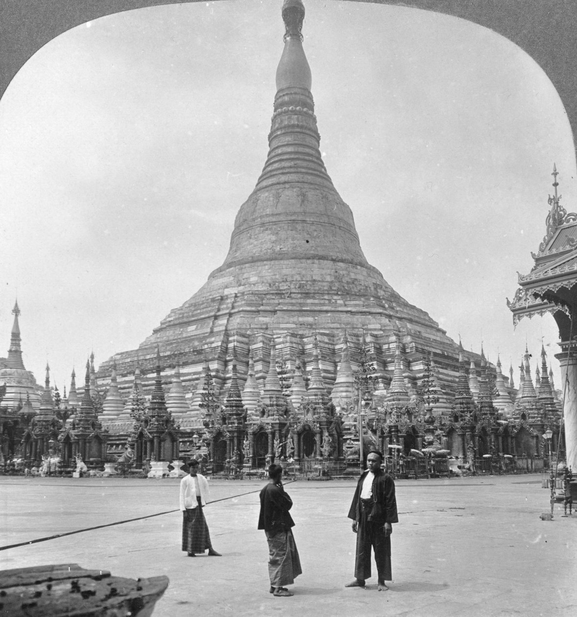 Shwedagon Pagode, Rangoon, Birma door Stereo Travel Co