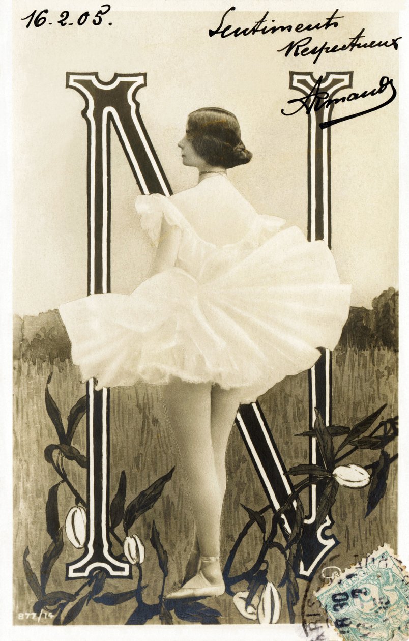 N: Cleopatre Diane de Merode, genaamd Cleo de Merode, danseres uit de Belle Epoque, opgeleid aan de Opera de Paris - Theatre des Folies Bergere, Parijs - alfabet in ansichtkaart door Studio Reutlinger