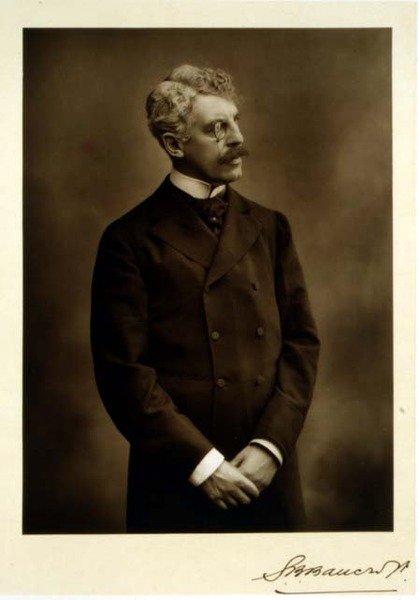 Sir Squire Bancroft (1841-1926), acteur en theatermanager, portretfoto door Studio Walery