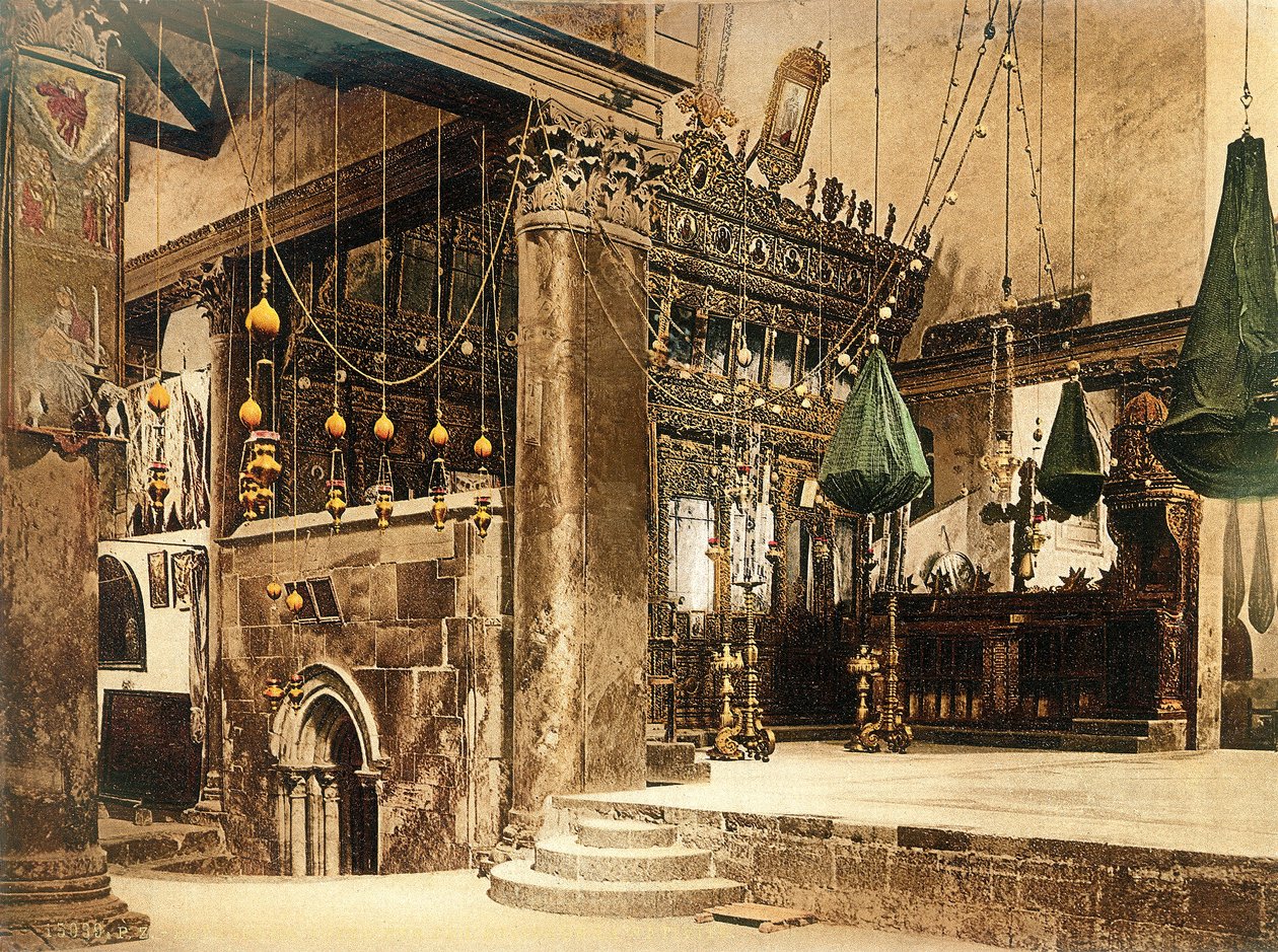 Interieur van de Geboortekerk, Bethlehem, ca. 1880-1900 door Swiss Photographer