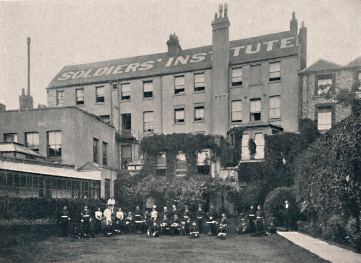 Het Soldateninstituut, Portsmouth, 1904 door Symonds and Co