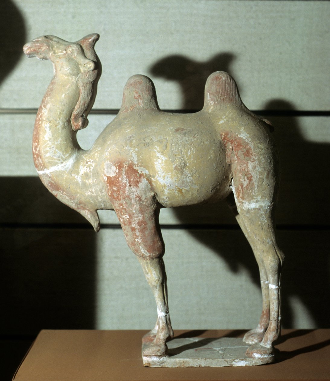 Kleurrijke kameel, grafobject, 618-907 door Tang Dynasty Chinese School