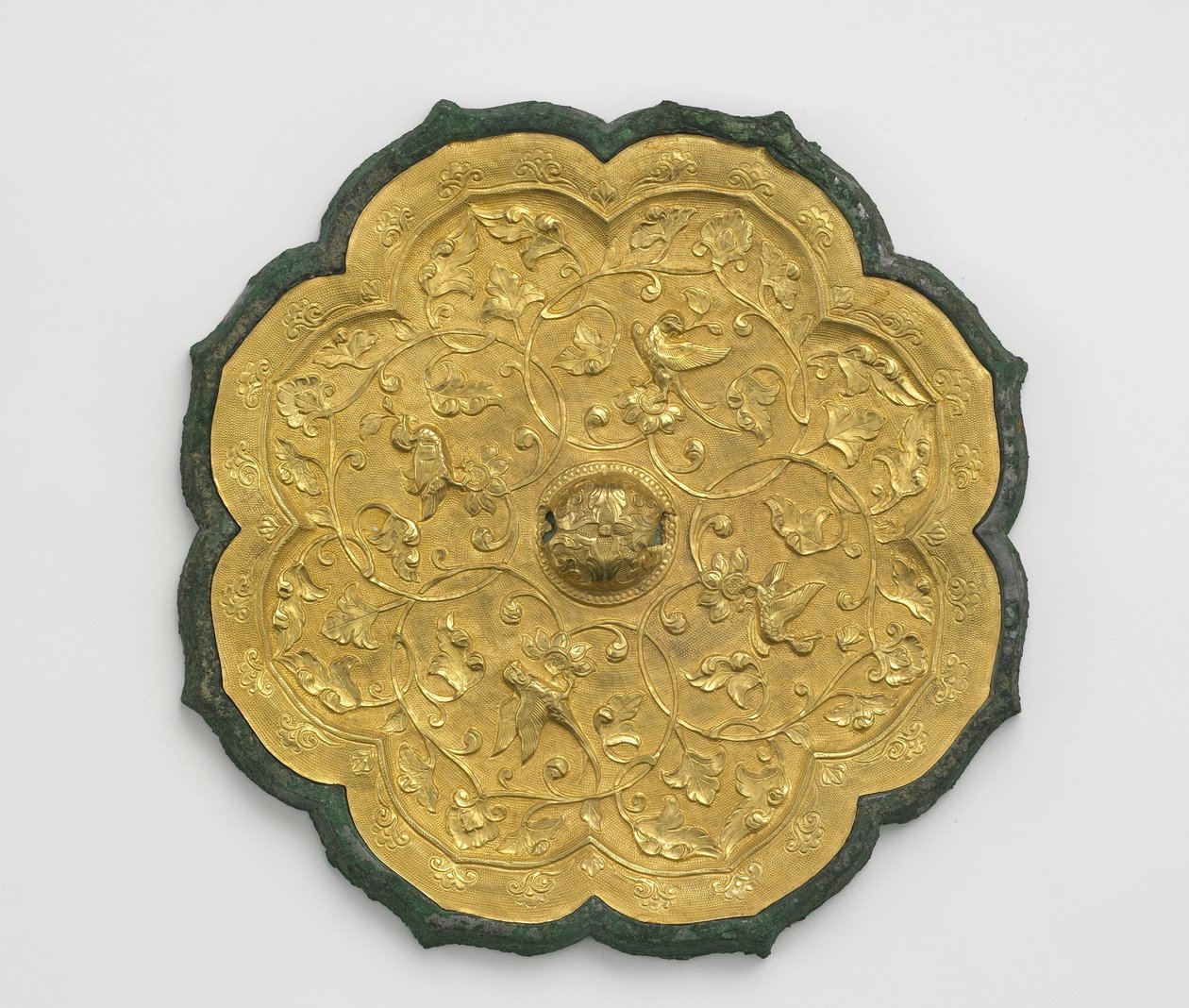 Spiegel (brons en goud) door Tang Dynasty Chinese School