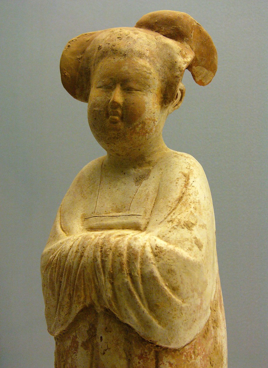 Geschilderde aardewerk en vergulde, vrouwelijke figuur, Tang-dynastie (618-907), Shanghai National Museum. Fotografie, Leonard de Selva, China, 2006 door Tang Dynasty Chinese School