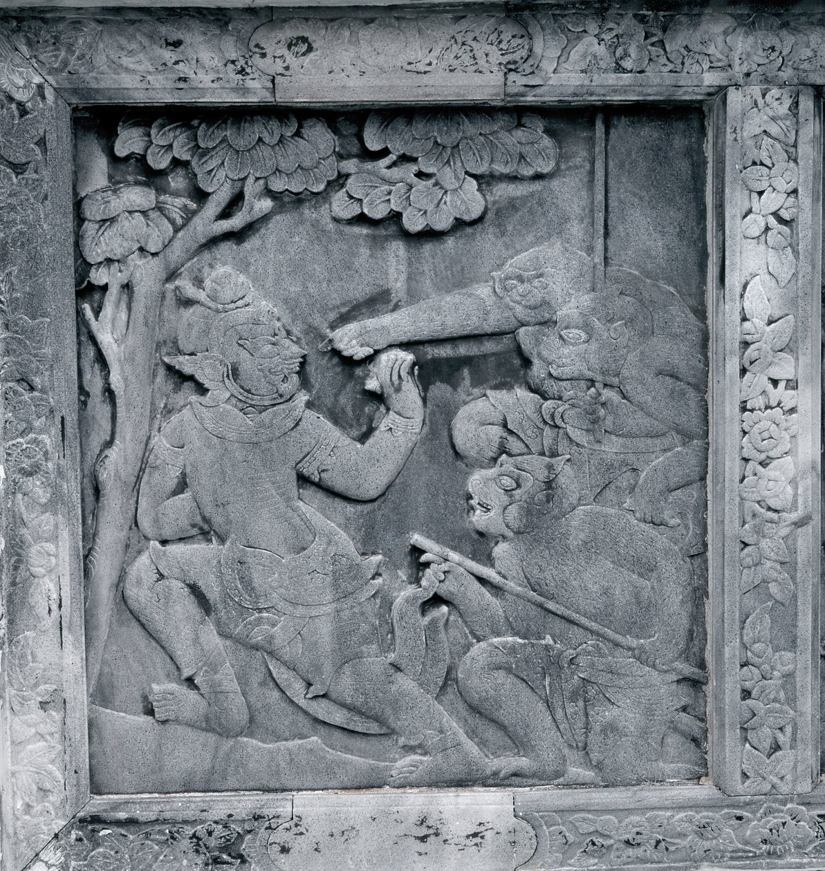 Een van een serie reliëfs die de Ramakien (Ramayana) uitbeelden door Thai School