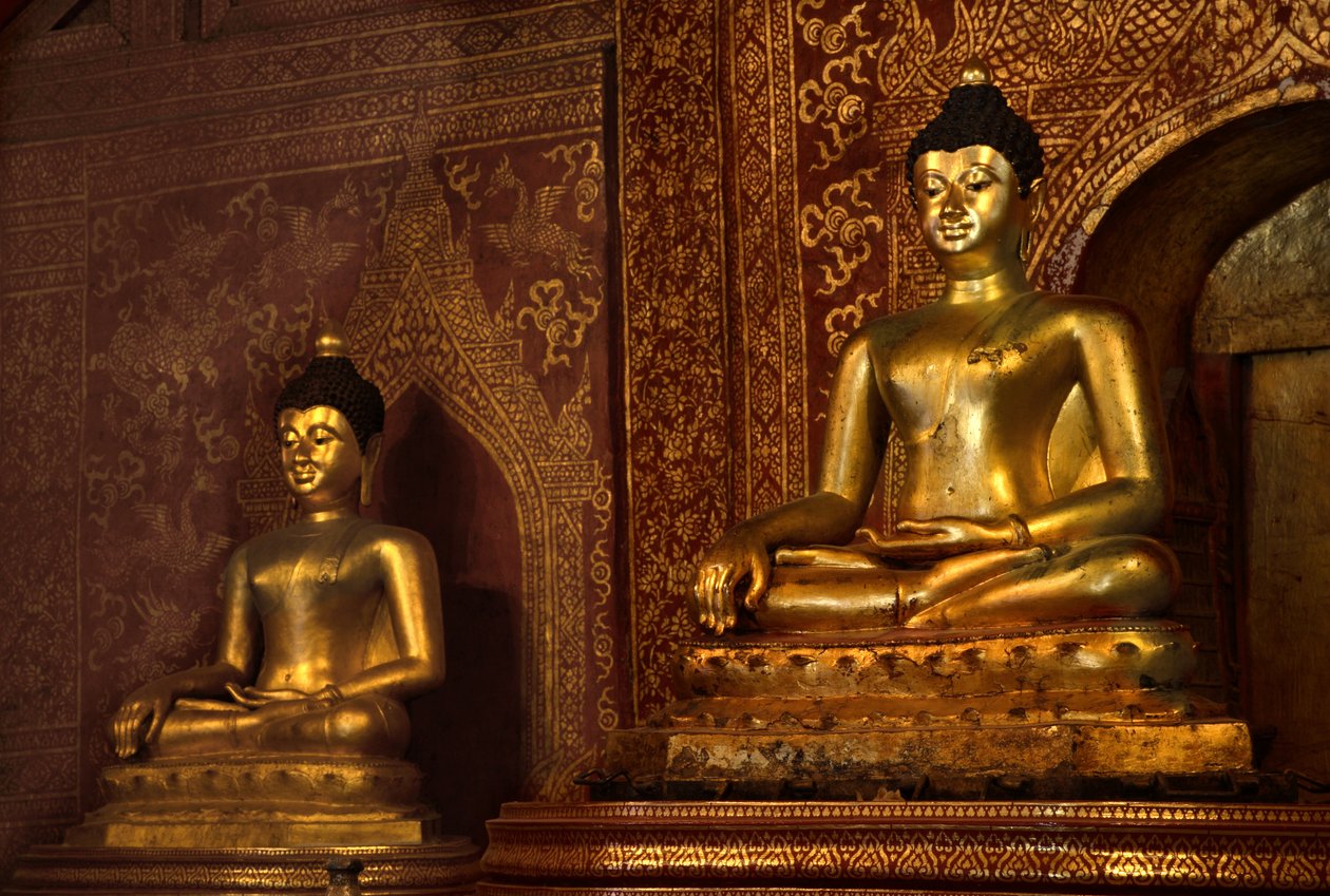 De Boeddha Sihing (brons) door Thai School