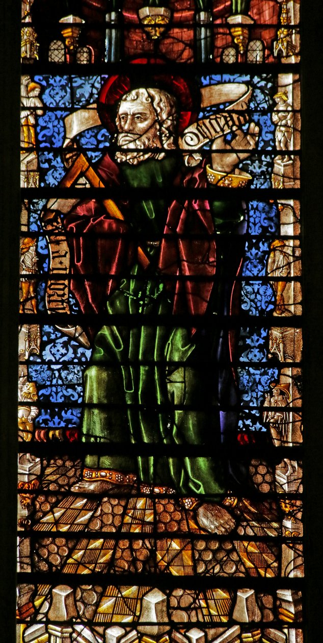 Raam met de apostel St. Thomas met geloofsrol (glas-in-lood) door Thiebaut de Lixheim