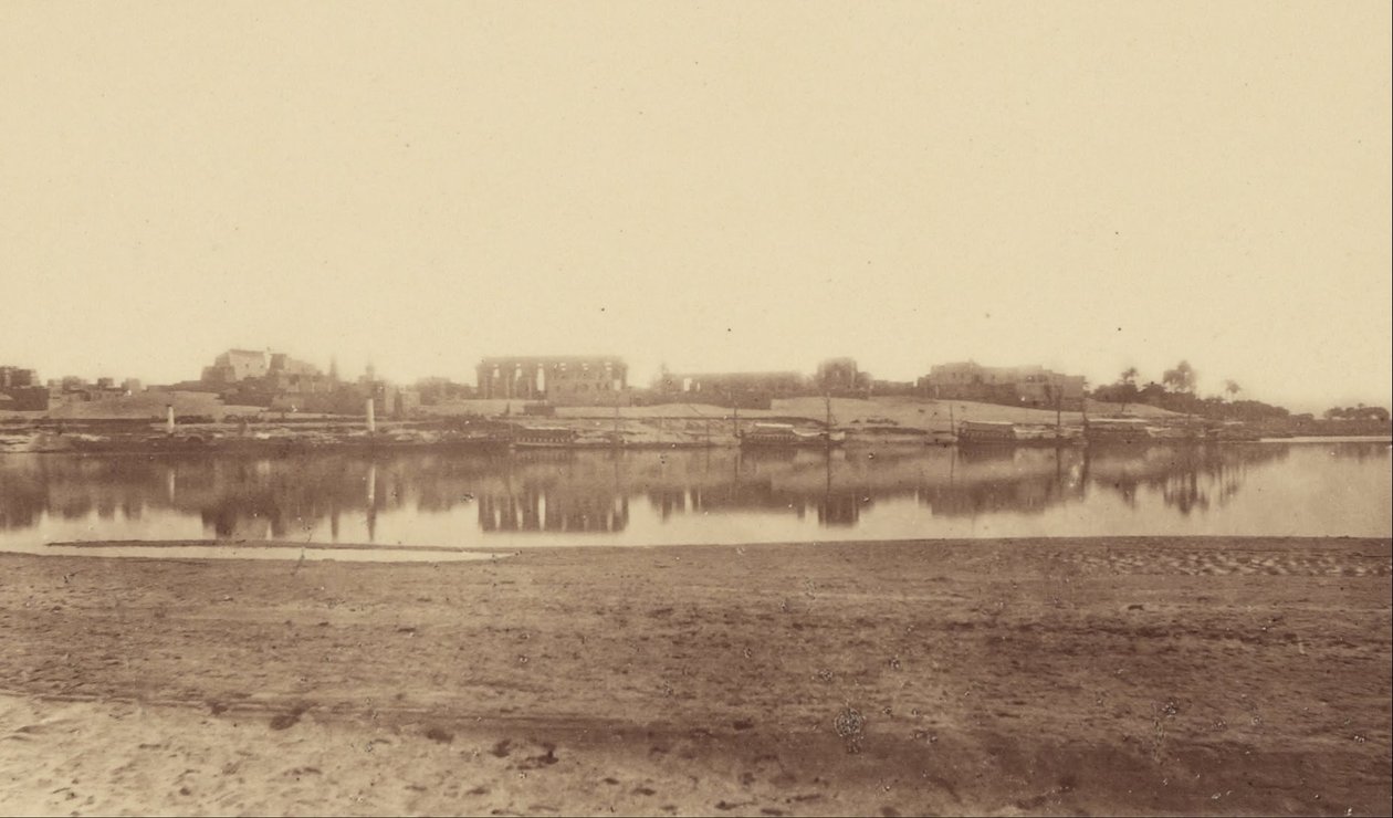 (Overzicht van Luxor vanaf de overkant) door Théodule Devéria