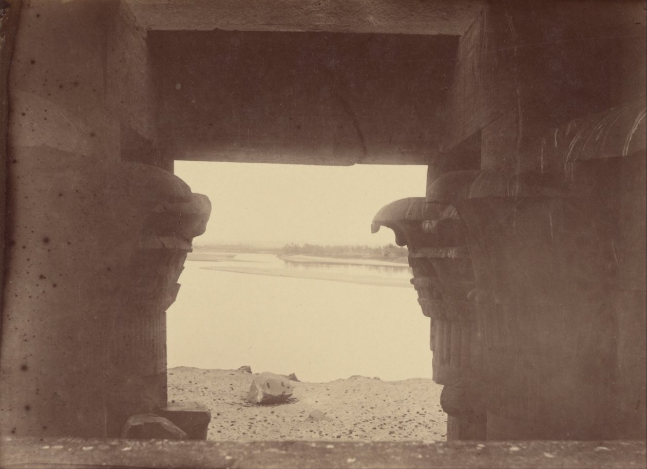 Uitzicht op de Nijl door de Zuilen van de Tempel van Ombos door Théodule Devéria