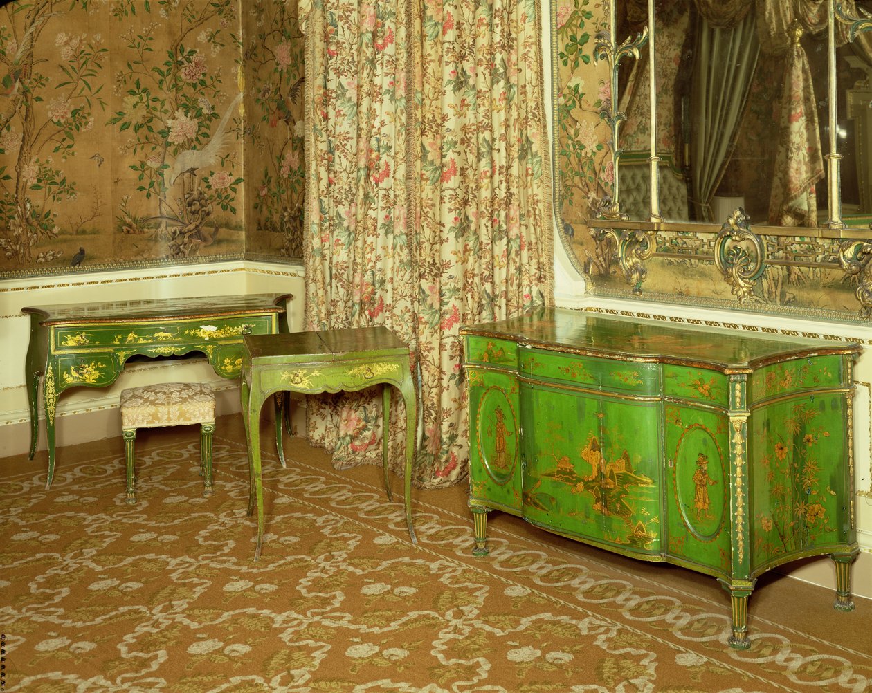 Groen en goud gelakt meubilair in de staatslaapkamer in Nostell Priory, Yorkshire door Thomas Chippendale