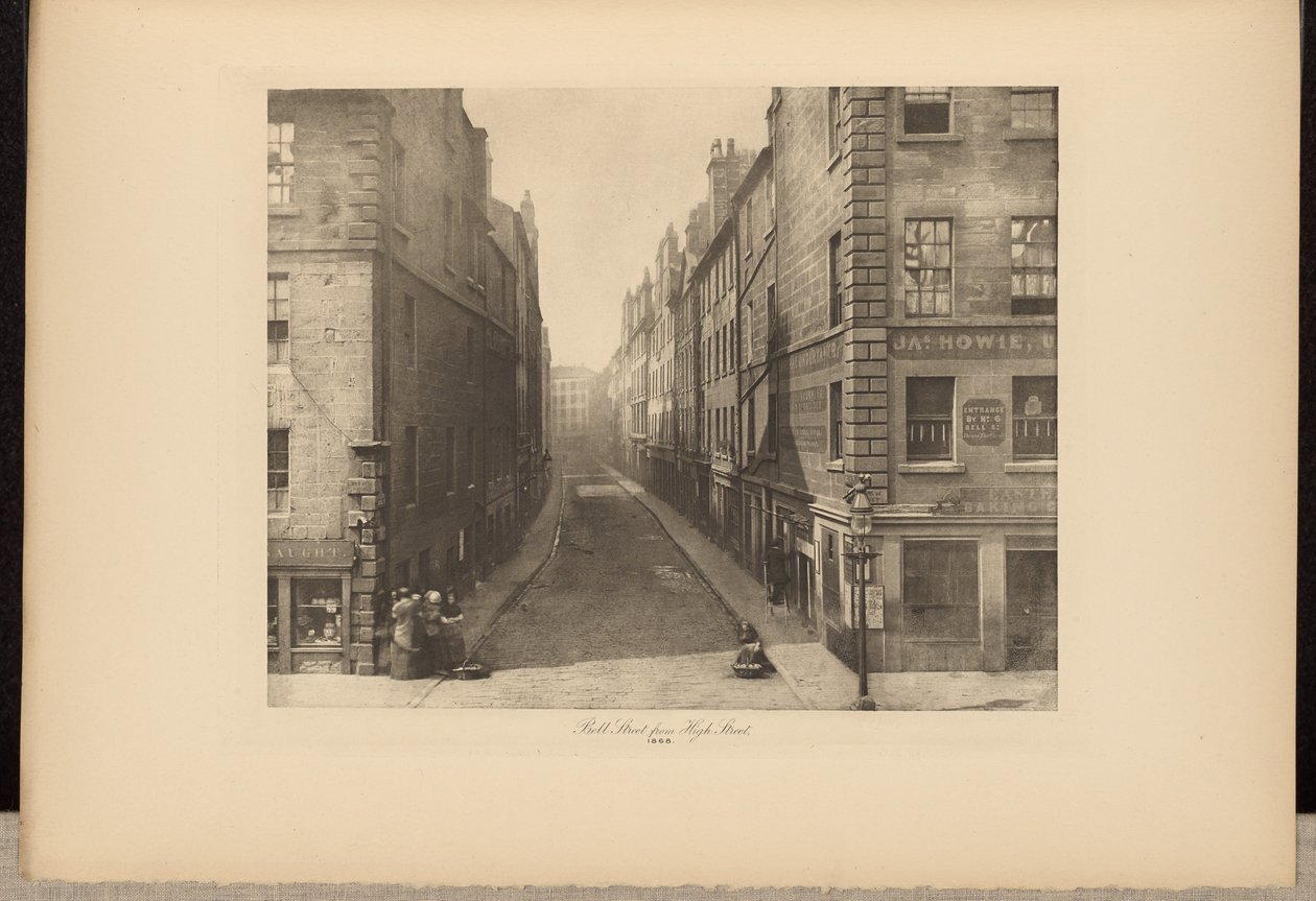Bell Street vanaf High Street door Thomas Annan