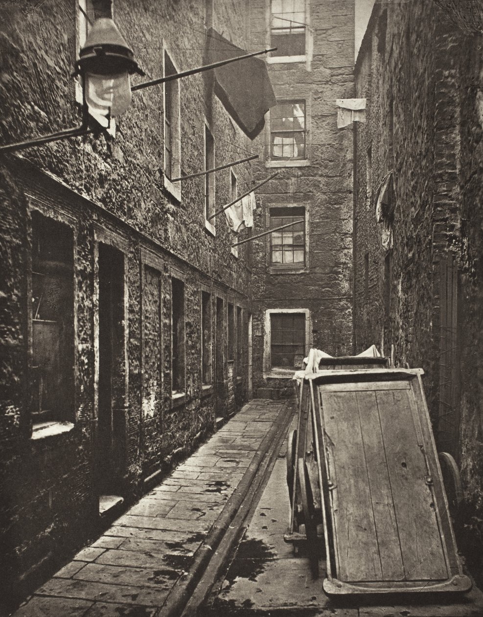 Steeg nr. 136, Saltmarket (#31) door Thomas Annan
