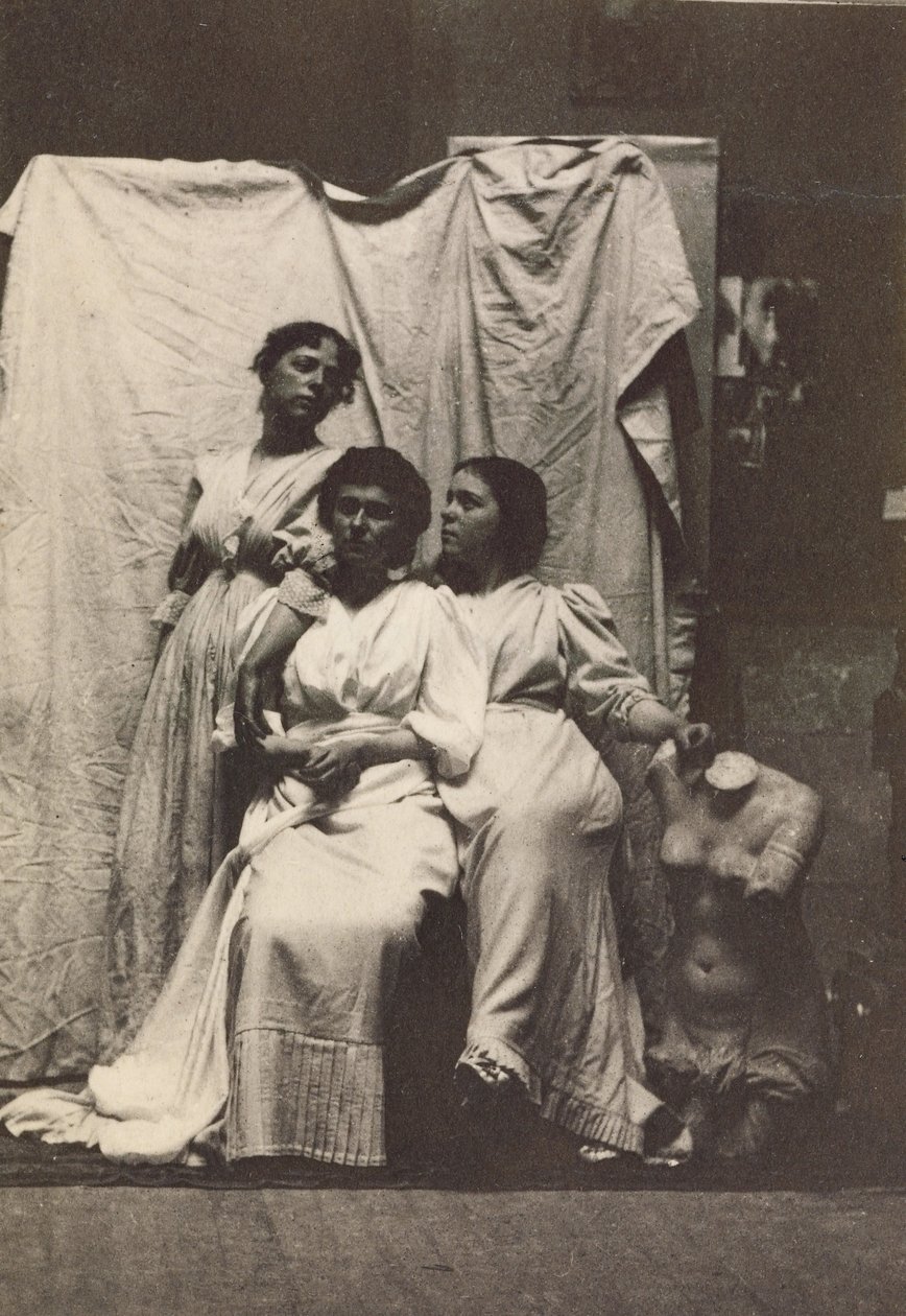 [De familie Cook in klassieke klederdracht in Eakins’ atelier aan Chestnut Street] door Thomas Eakins