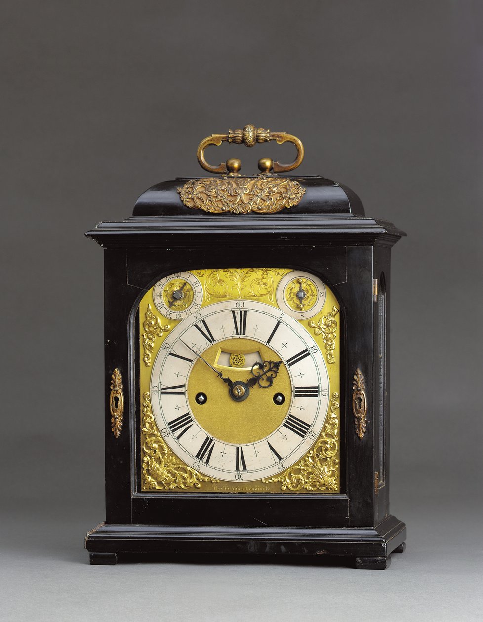 James II gemonteerde slagklok met trekkwartierherhaling, nr. 166, c.1690-95 (ebbenhout & verguld metaal) door Thomas Tompion