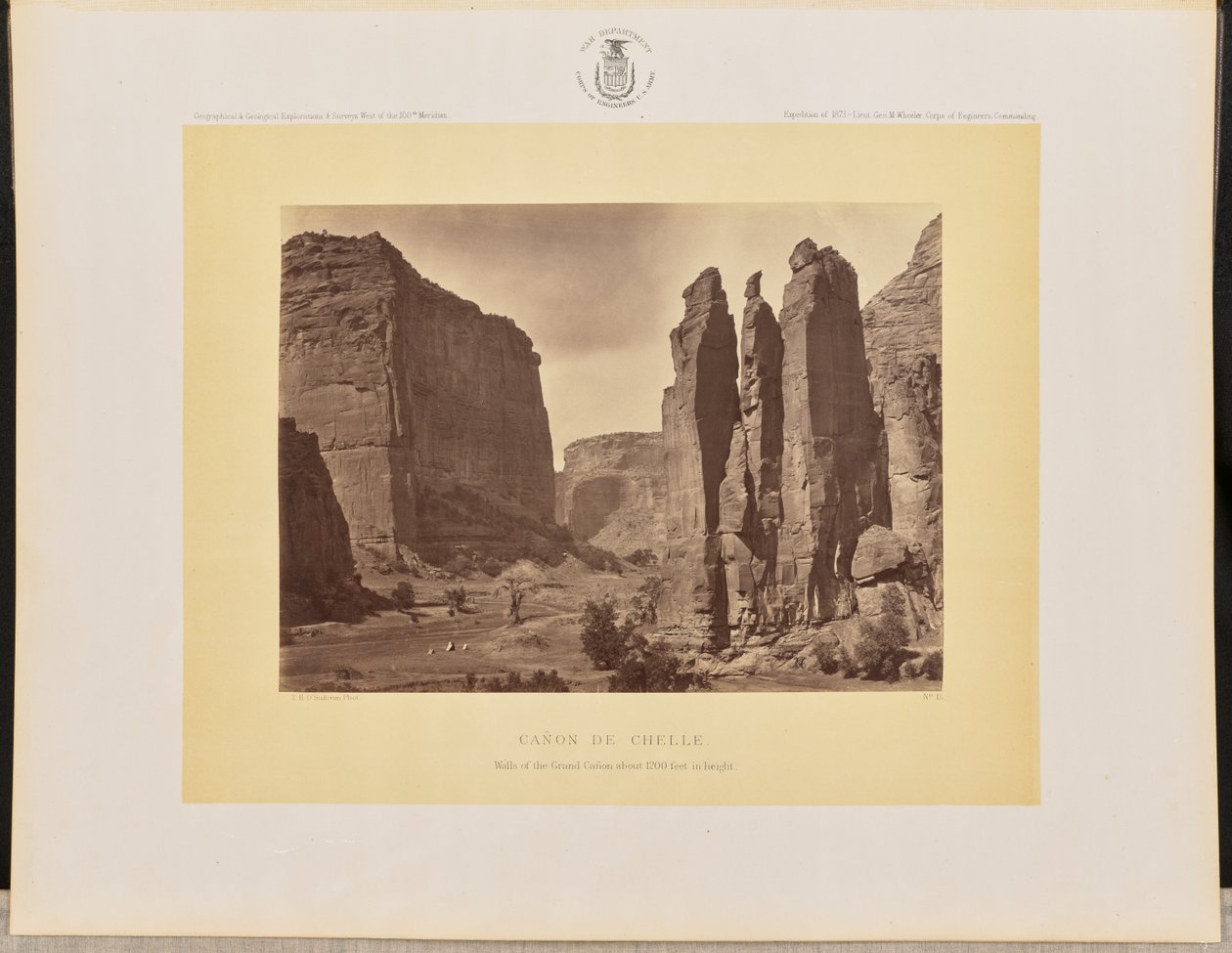 Cañon de Chelle. De wanden van de Grand Canyon zijn ongeveer 1200 voet hoog door Timothy H. O